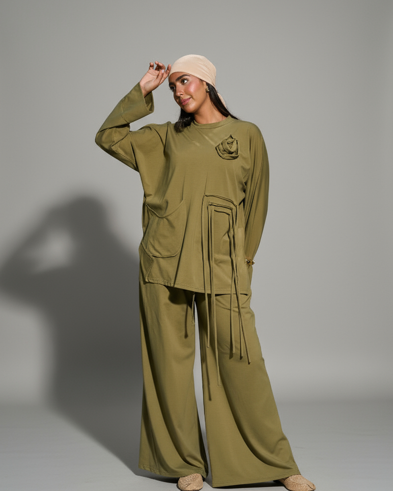 Worood Comfy Set with Pin